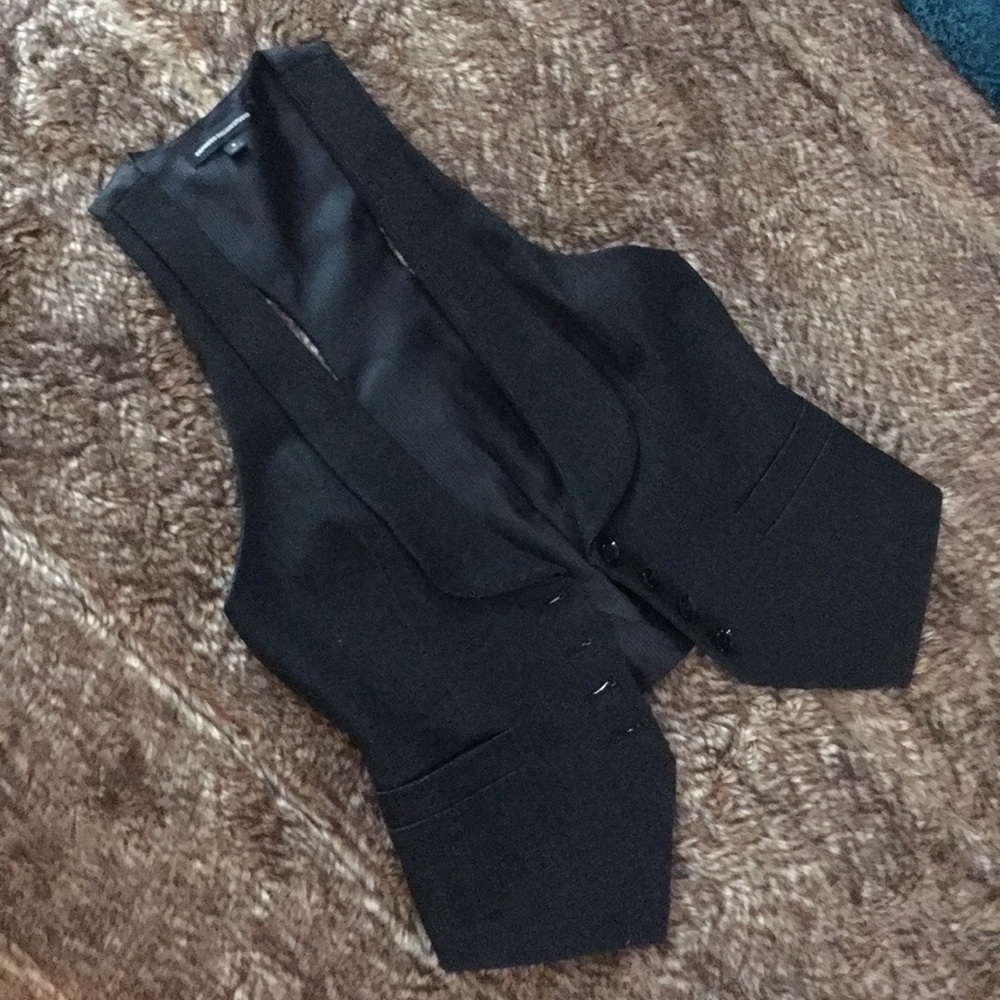 Express studio design vest